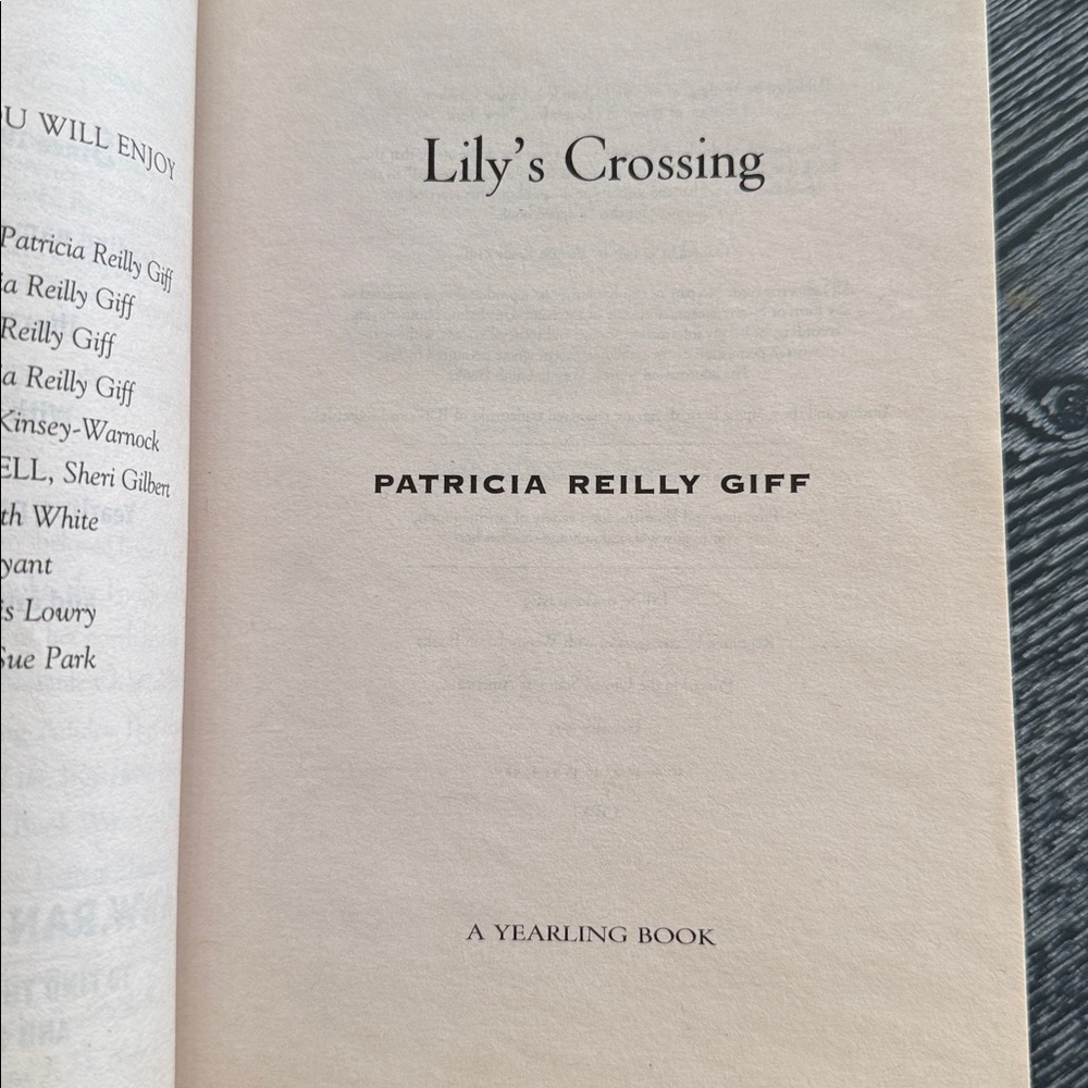 Lily's Crossing by Patricia Reilly Giff - Paperback - Picture 3 of 3